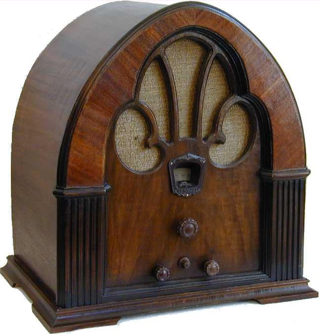 Philco Model 90 Cathedral Radio (1931)
